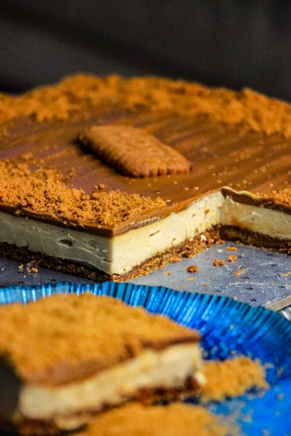 Lotus Cheese Cake Slice